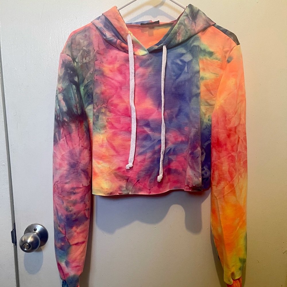 New Ellie & Kate Tie Dye Cropped Hoodie